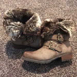 Steve Madden Brown fur boots